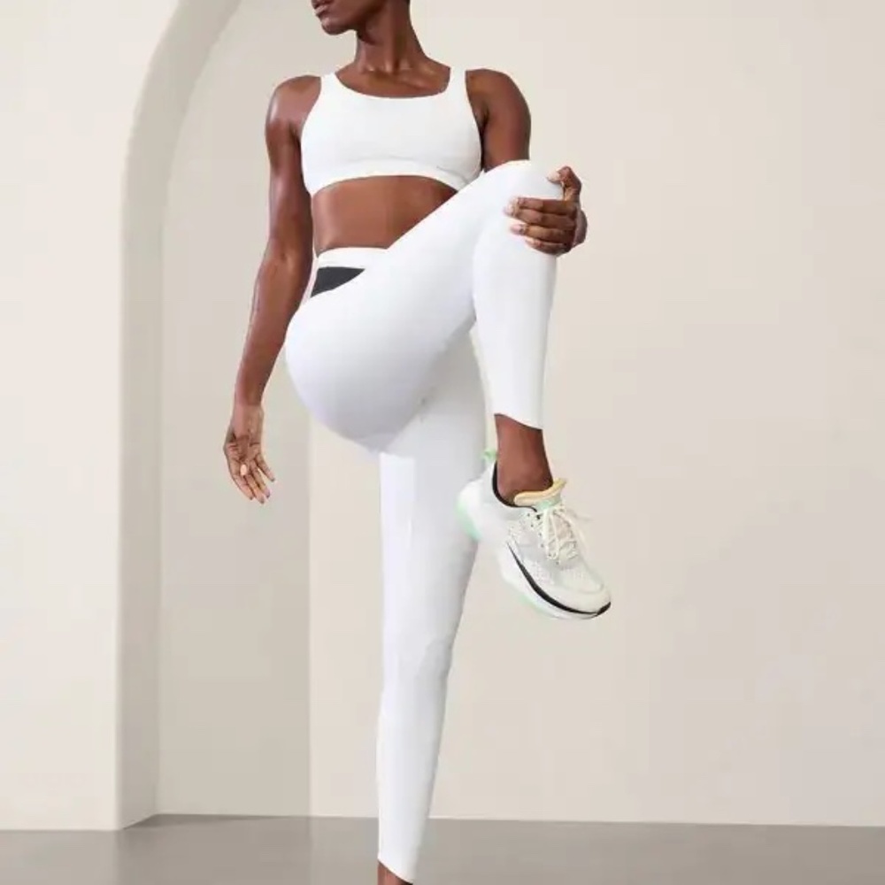 Athleta White women’s pacesetter leggings size large​